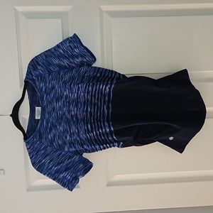Athleta maternity workout shirt
